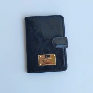 Michael Kors Passport wallet